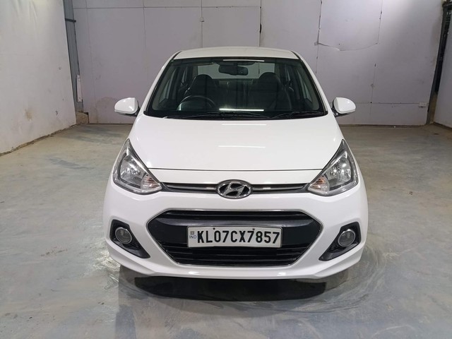 Second-hand 2016 Hyundai Xcent Petrol for sale in Kochi-7