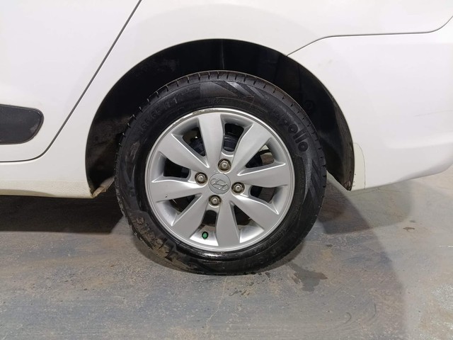 Second-hand 2016 Hyundai Xcent Petrol for sale in Kochi-19