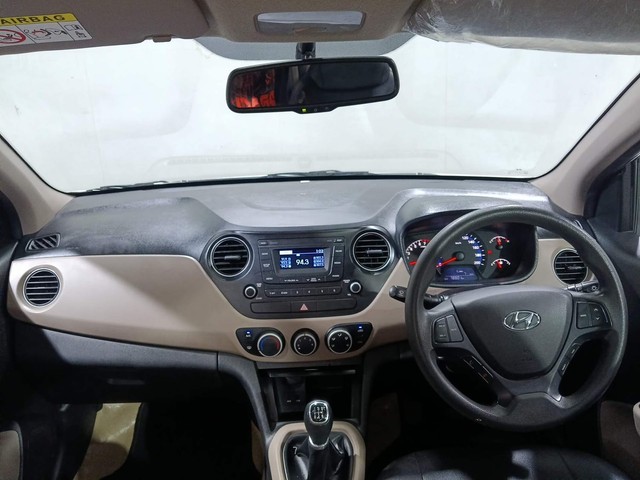 Second-hand 2016 Hyundai Xcent Petrol for sale in Kochi-11