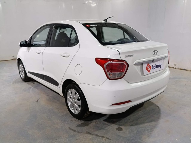 Second-hand 2016 Hyundai Xcent Petrol for sale in Kochi-5