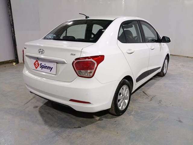 Second-hand 2016 Hyundai Xcent Petrol for sale in Kochi-3