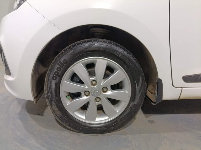 Second-hand 2016 Hyundai Xcent Petrol for sale in Kochi-20