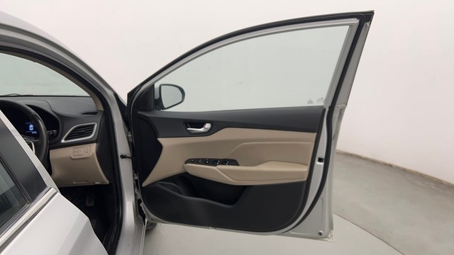 Second-hand 2018 Hyundai Verna 1.6 SX VTVT AT for sale in Chandigarh-16