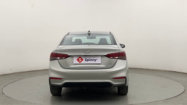 Second-hand 2018 Hyundai Verna 1.6 SX VTVT AT for sale in Chandigarh-4