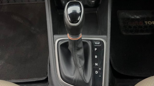 Second-hand 2018 Hyundai Verna 1.6 SX VTVT AT for sale in Chandigarh-12