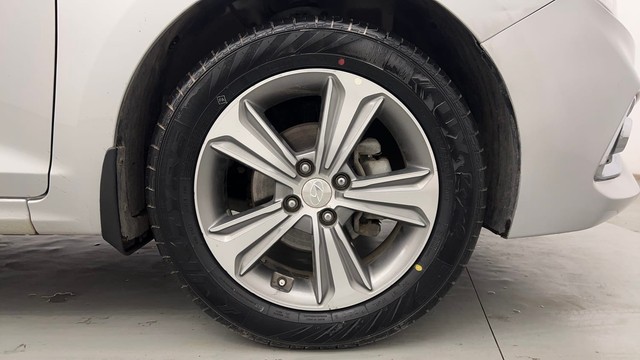 Second-hand 2018 Hyundai Verna 1.6 SX VTVT AT for sale in Chandigarh-17