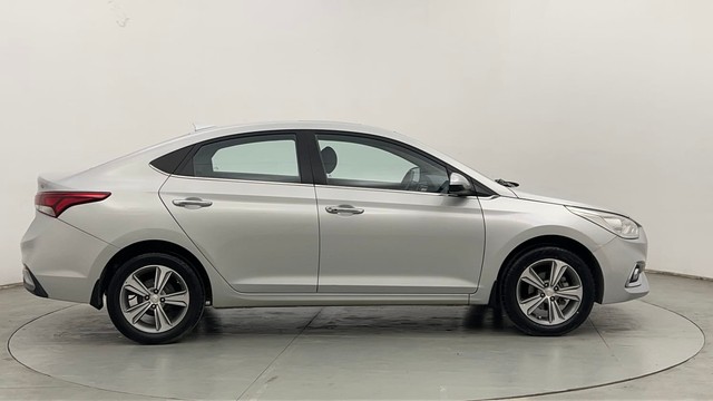 Second-hand 2018 Hyundai Verna 1.6 SX VTVT AT for sale in Chandigarh-2