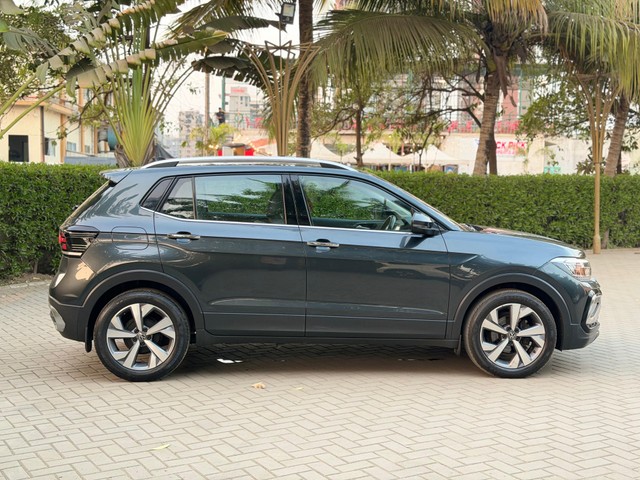 Second-hand 2022 Volkswagen Taigun 1.0 TSI Topline AT BSVI for sale in Surat-1