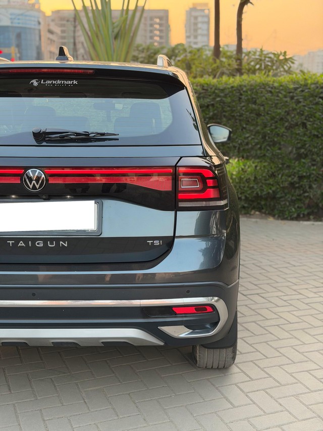 Second-hand 2022 Volkswagen Taigun 1.0 TSI Topline AT BSVI for sale in Surat-12