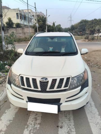 Second-hand 2014 Mahindra XUV500 W6 2WD for sale in Jaipur