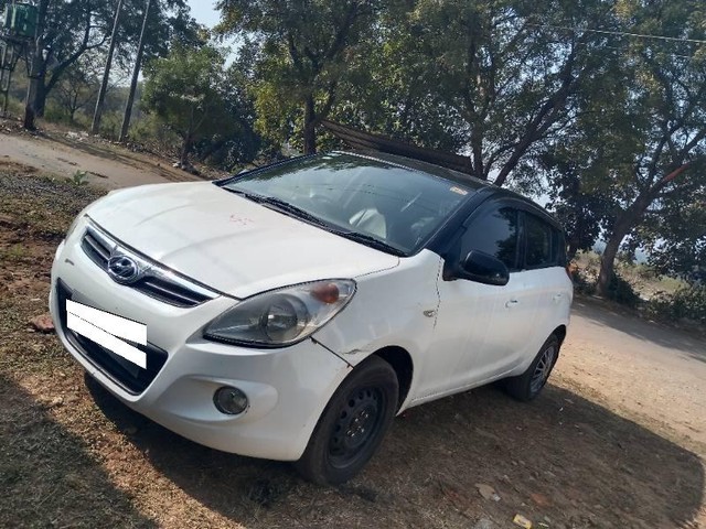 Hyundai i20 1.2 Magna Second-hand 2012 Hyundai i20 1.2 Magna for sale in Jabalpur-2