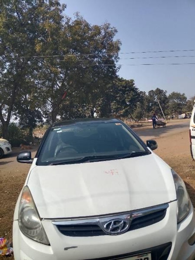 Hyundai i20 1.2 Magna Second-hand 2012 Hyundai i20 1.2 Magna for sale in Jabalpur-3