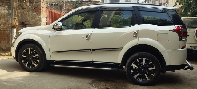 Second-hand 2021 Mahindra XUV500 W11 Option for sale in Patna-3