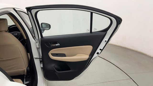 Second-hand 2022 Honda City VX MT for sale in Mumbai-28