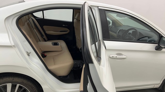 Second-hand 2022 Honda City VX MT for sale in Mumbai-29