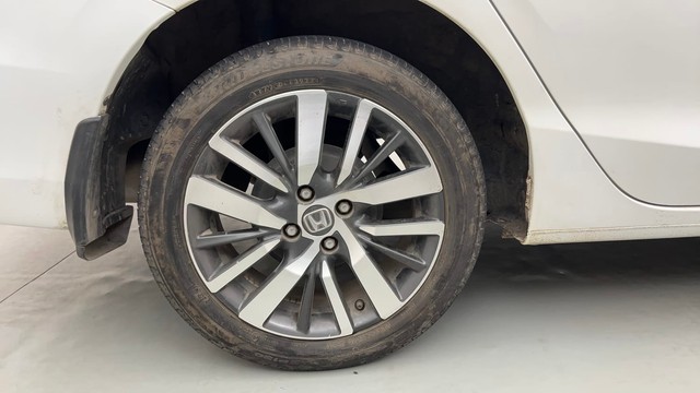 Second-hand 2022 Honda City VX MT for sale in Mumbai-18