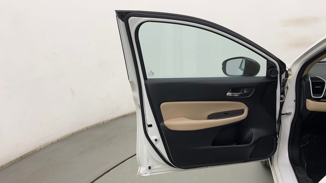 Second-hand 2022 Honda City VX MT for sale in Mumbai-32