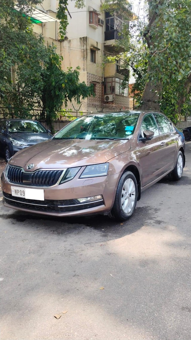 Second-hand 2020 Skoda Octavia 2.0 TDI AT L K for sale in New Delhi-3
