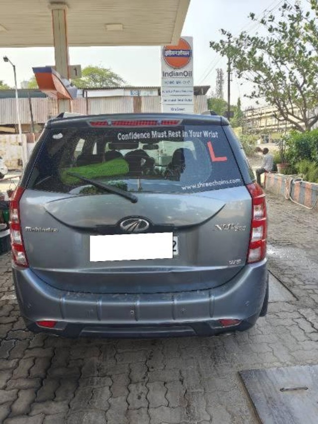 Second-hand 2015 Mahindra XUV500 W6 2WD for sale in Sangli-1