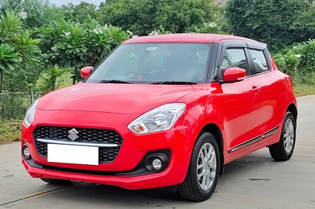 Second-hand 2023 Maruti Swift ZXI for sale in Ahmedabad-4