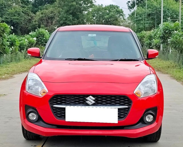 Second-hand 2023 Maruti Swift ZXI for sale in Ahmedabad-5