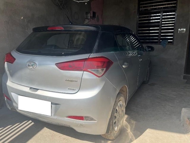 Second-hand 2015 Hyundai i20 1.2 Anniversary Edition for sale in Agra-5
