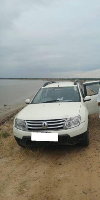 Second-hand 2015 Renault Duster RXZ AWD for sale in Gandhinagar