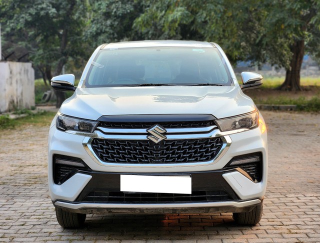 Second-hand 2024 Maruti Invicto Zeta Plus 7Str for sale in New Delhi-5