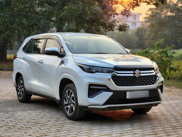 Second-hand 2024 Maruti Invicto Zeta Plus 7Str for sale in New Delhi-41