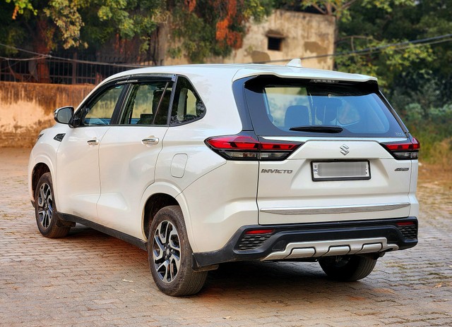 Second-hand 2024 Maruti Invicto Zeta Plus 7Str for sale in New Delhi-2