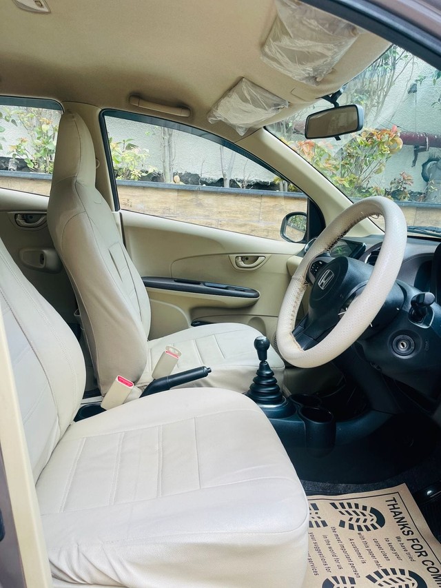 Honda Brio S MT Second-hand 2013 Honda Brio S MT for sale in Indore-13