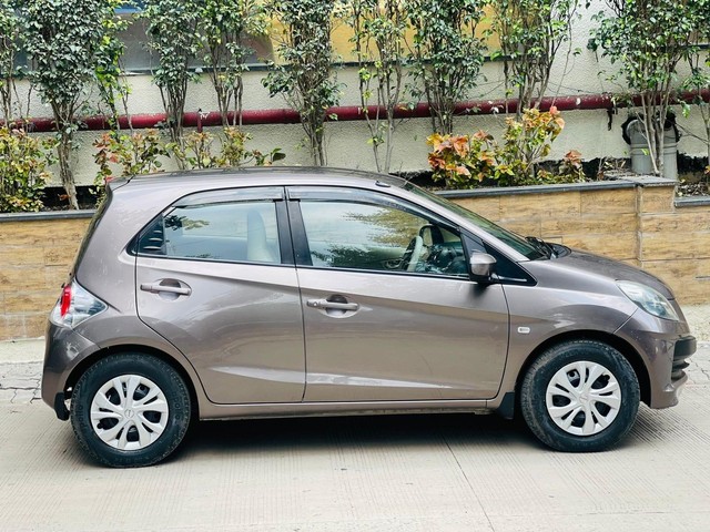 Honda Brio S MT Second-hand 2013 Honda Brio S MT for sale in Indore-12