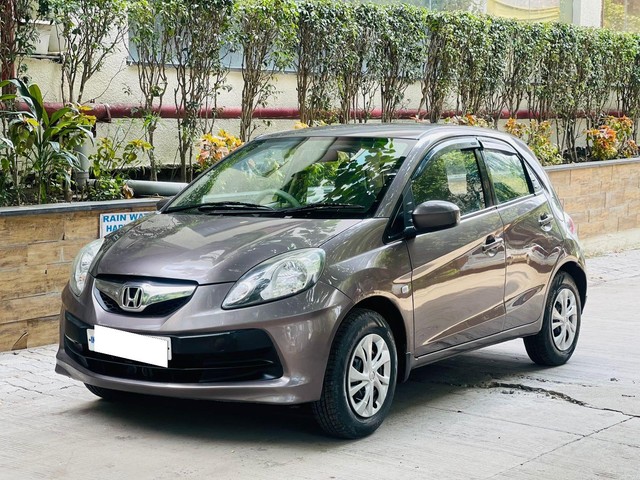 Honda Brio S MT Second-hand 2013 Honda Brio S MT for sale in Indore-9