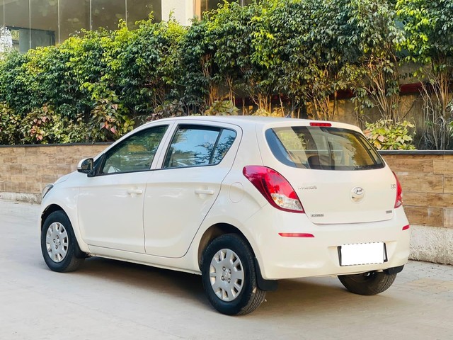 Hyundai i20 Magna 1.4 CRDi (Diesel) Second-hand 2013 Hyundai i20 Magna 1.4 CRDi (Diesel) for sale in Indore-12