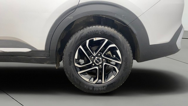 Second-hand 2022 Kia Carens Luxury Plus Turbo 2022-2023 for sale in Lucknow-27