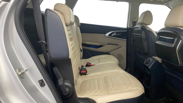 Second-hand 2022 Kia Carens Luxury Plus Turbo 2022-2023 for sale in Lucknow-16