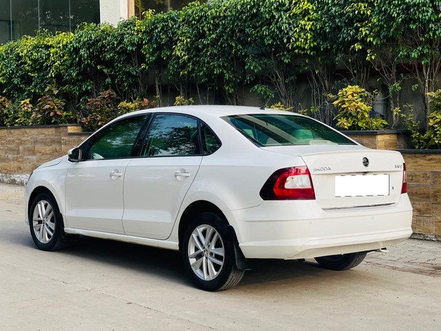 Second-hand 2018 Skoda Rapid 1.6 MPI AT Style BSIV for sale in Indore-12