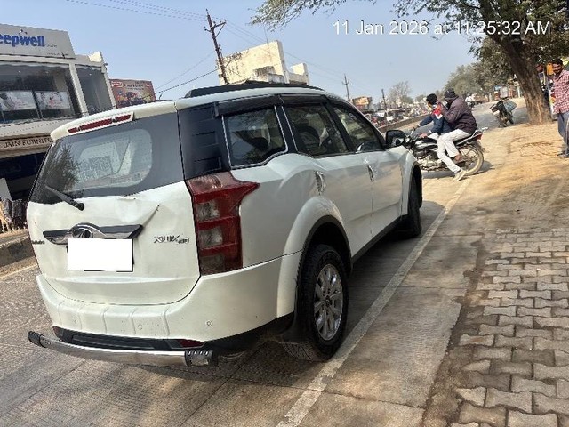 Second-hand 2017 Mahindra XUV500 R W10 FWD for sale in Sheopur-5