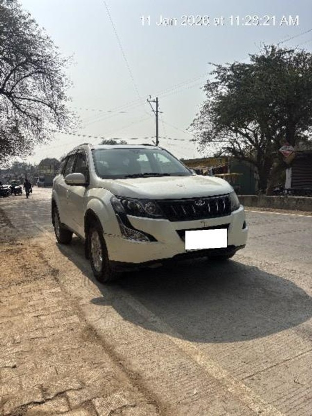 Second-hand 2017 Mahindra XUV500 R W10 FWD for sale in Sheopur-0