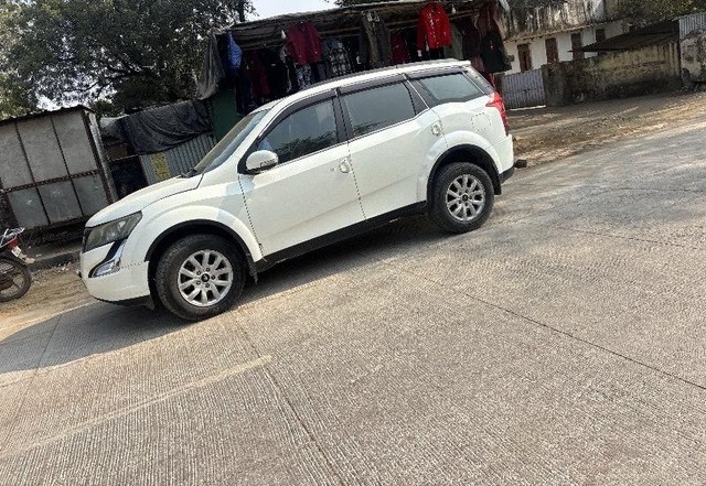 Second-hand 2017 Mahindra XUV500 R W10 FWD for sale in Sheopur-8