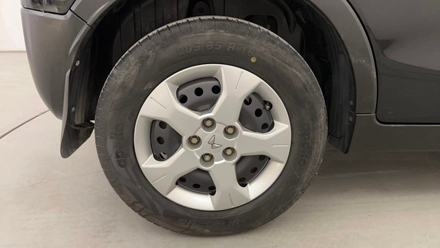 Second-hand 2023 Mahindra XUV300 W6 Diesel for sale in Pune-18