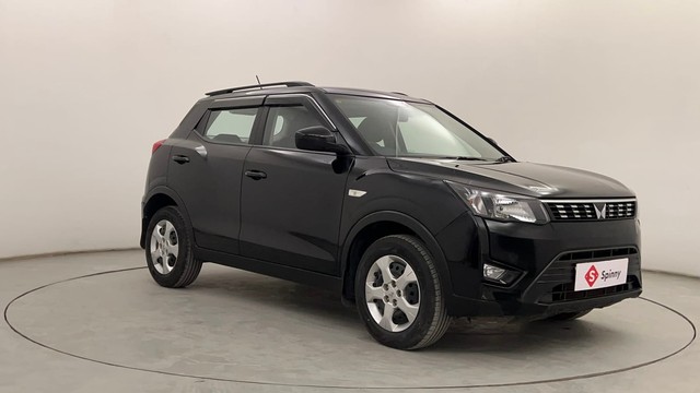 Second-hand 2023 Mahindra XUV300 W6 Diesel for sale in Pune-1