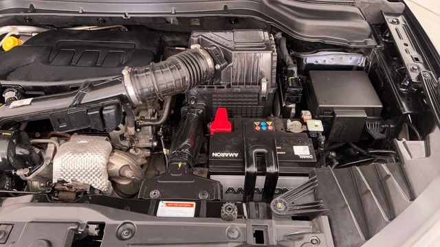 Second-hand 2023 Mahindra XUV300 W6 Diesel for sale in Pune-30