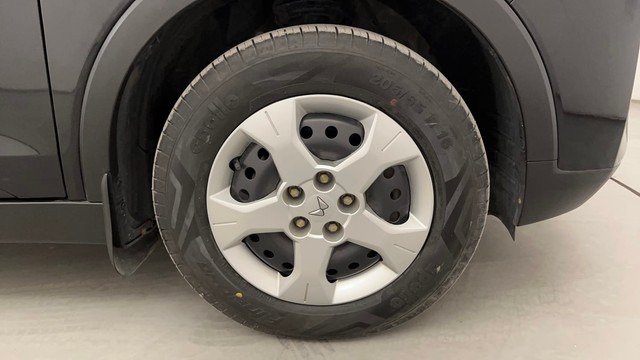 Second-hand 2023 Mahindra XUV300 W6 Diesel for sale in Pune-17