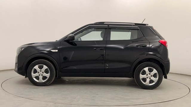 Second-hand 2023 Mahindra XUV300 W6 Diesel for sale in Pune-6