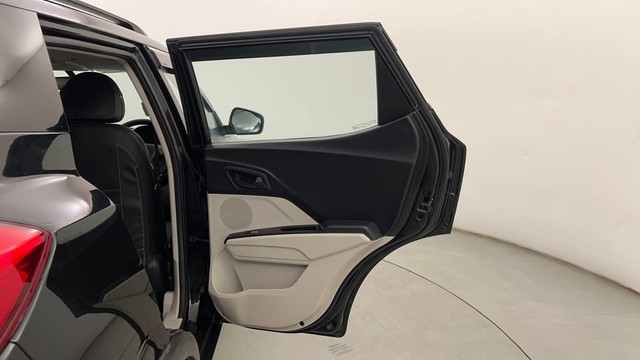 Second-hand 2023 Mahindra XUV300 W6 Diesel for sale in Pune-24