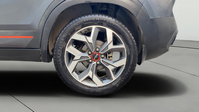 Second-hand 2021 Kia Seltos X-Line DCT for sale in Patna-27