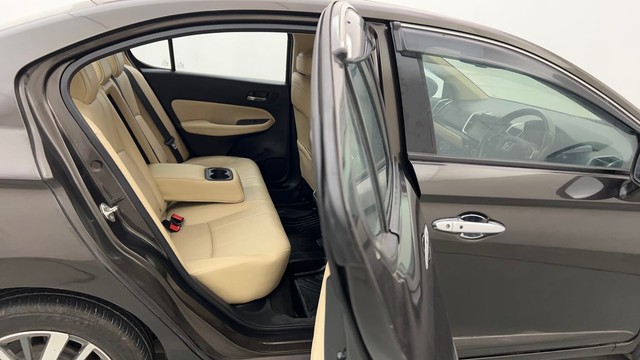 Second-hand 2021 Honda City ZX MT for sale in Mumbai-39