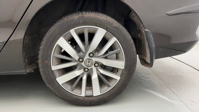 Second-hand 2021 Honda City ZX MT for sale in Mumbai-19