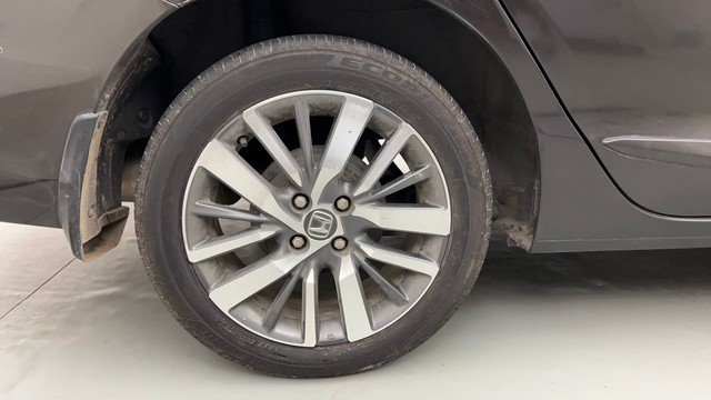 Second-hand 2021 Honda City ZX MT for sale in Mumbai-18